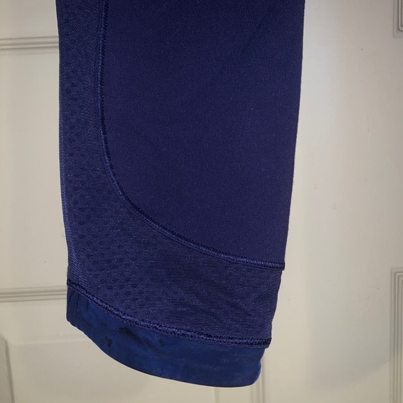 Blue lululemon tights size 6 - Picture 4 of 5